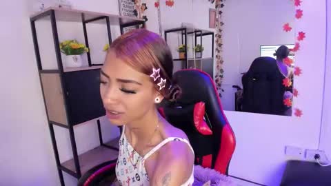 karlaslutskinny__ online show from November 13, 3:37 pm