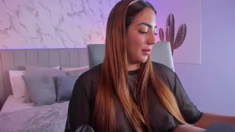 karlla_brown online show from December 1, 2:59 pm
