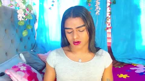Snapshot of karly_coffe chatting on October 2, 11:20 am KARLY.  online show from October 2, 11:20 am