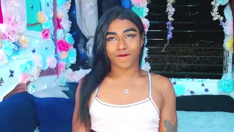 Snapshot of karly_coffe chatting on March 10, 7:44 am KARLY.  online show from March 10, 7:44 am