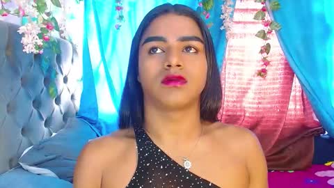 Snapshot of karly_coffe chatting on October 3, 12:13 pm KARLY.  online show from October 3, 12:13 pm
