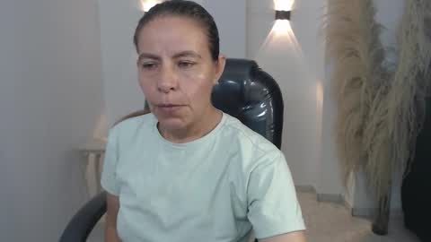 KARLYE online show from December 20, 1:45 am