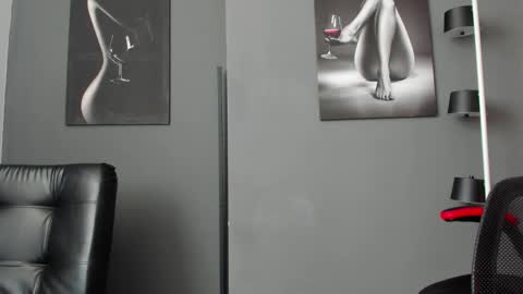   online show from February 12, 4:21 pm