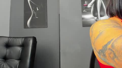   online show from April 10, 4:33 pm