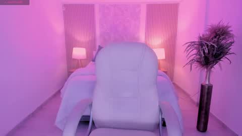 karol_priston online show from April 16, 3:06 am