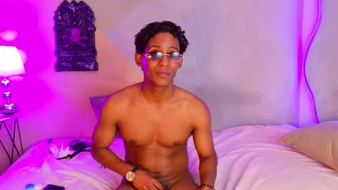 karol_vanessa01 online show from October 3, 7:27 am