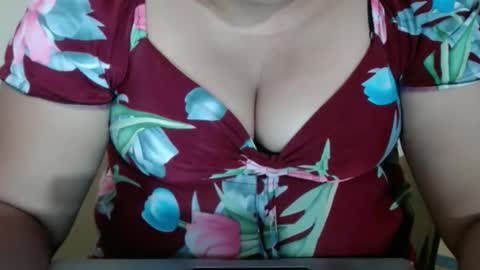 karolbb21 online show from February 8, 8:23 pm