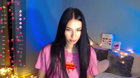 Snapshot of karolina_hottie_ chatting on September 23, 2:27 am Kira online show from September 23, 2:27 am