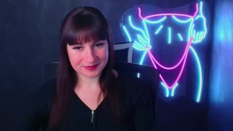 Caroline online show from December 18, 7:15 am