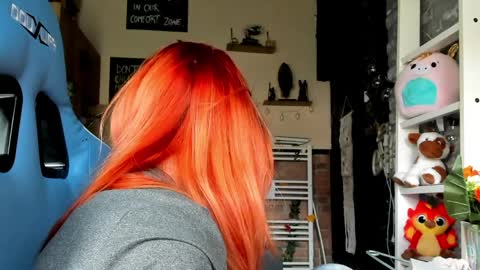 karoline121 online show from April 11, 7:02 am