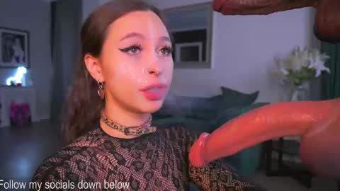 Caroline online show from October 14, 6:05 am