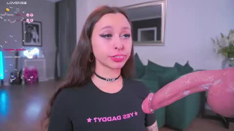 karolineneuer online show from September 17, 4:21 pm