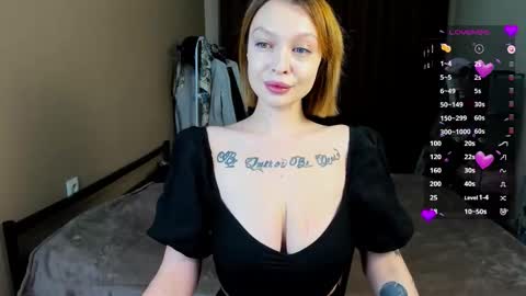 karolineneuer online show from March 6, 8:08 pm