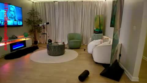 BriannaBrave online show from June 26, 3:23 am