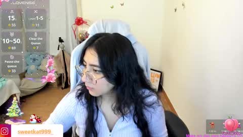 Snapshot of kat_ly_chan chatting on January 2, 11:06 pm Kat       online show from January 2, 11:06 pm