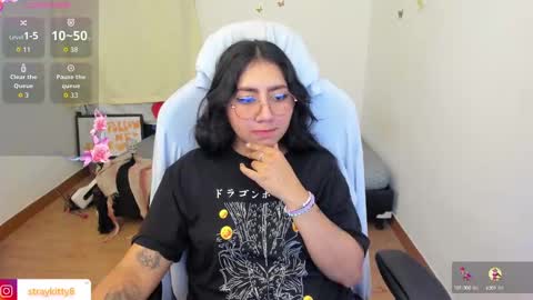 Snapshot of kat_ly_chan chatting on October 12, 3:43 am Kat       online show from October 12, 3:43 am