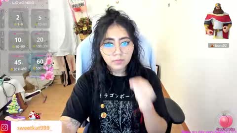 Snapshot of kat_ly_chan chatting on December 22, 9:53 pm Kat       online show from December 22, 9:53 pm