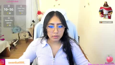 Snapshot of kat_ly_chan chatting on February 11, 3:51 pm Kat       online show from February 11, 3:51 pm