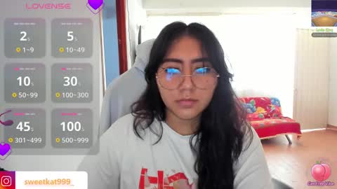 Snapshot of kat_ly_chan chatting on March 10, 5:07 pm Kat       online show from March 10, 5:07 pm