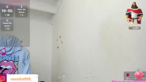 Snapshot of kat_ly_chan chatting on February 1, 4:11 pm Kat       online show from February 1, 4:11 pm