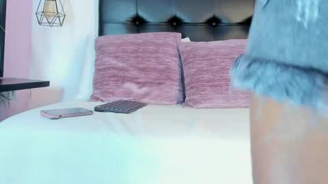 katalella online show from April 7, 12:18 pm