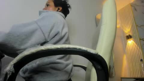 kataleya_bella online show from May 25, 6:58 pm