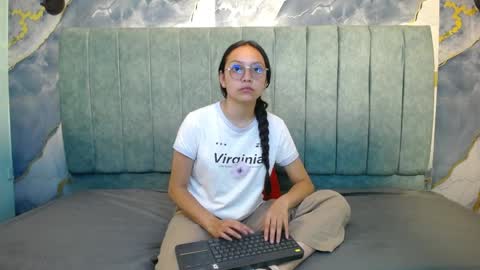 Katalina online show from April 1, 3:53 pm