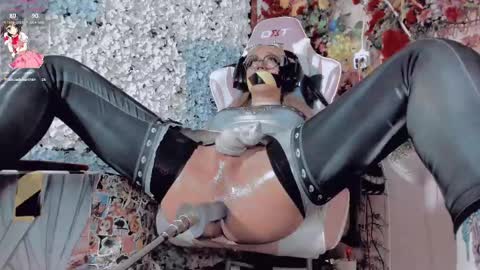 kate the pink girl online show from February 18, 7:43 am