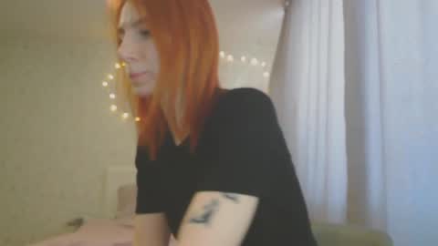 Snapshot of katekalen chatting on February 25, 7:31 am Kate Bunny online show from February 25, 7:31 am