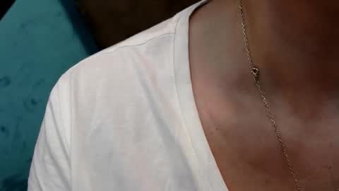 KateQueenston --  online show from December 5, 7:00 pm