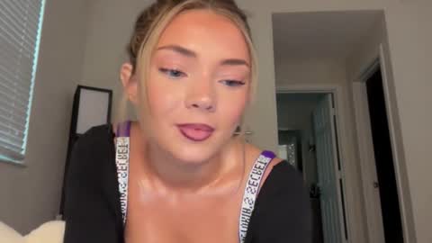 katerinavoss online show from April 7, 10:56 pm