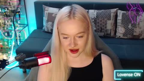 Lisa online show from November 27, 9:22 pm