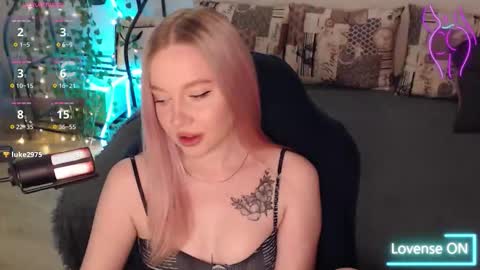 Lisa online show from October 6, 3:52 pm