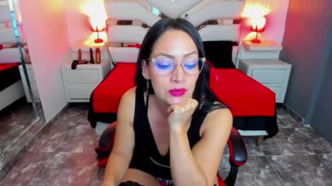 kate Tompson online show from October 9, 5:51 pm