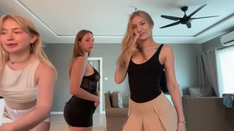 Katienext stream  online show from May 2, 7:03 am