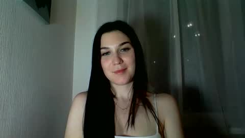 katie_foxi online show from April 14, 10:35 pm