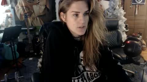 Katie online show from November 29, 6:21 am