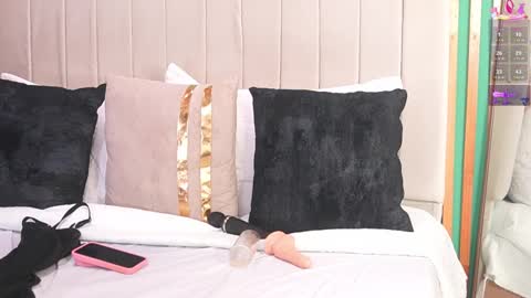 K A T L Y N  online show from October 2, 7:01 pm