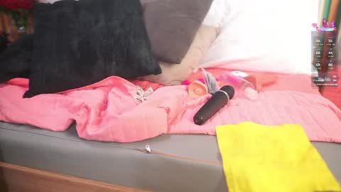 K A T L Y N  online show from December 4, 8:41 pm