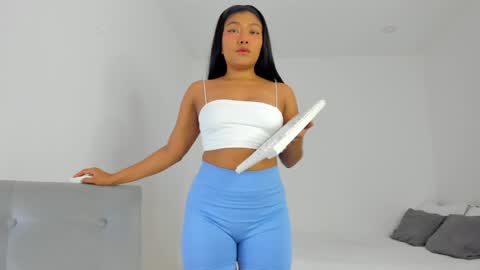 Follow me on instagram and twitter as correaktnees online show from February 5, 6:35 am