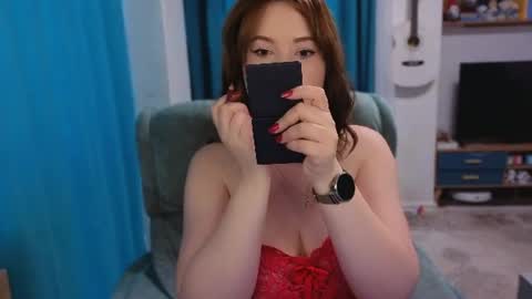 katniss_k online show from July 13, 5:11 am