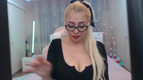 katrinacharm online show from November 16, 1:35 pm