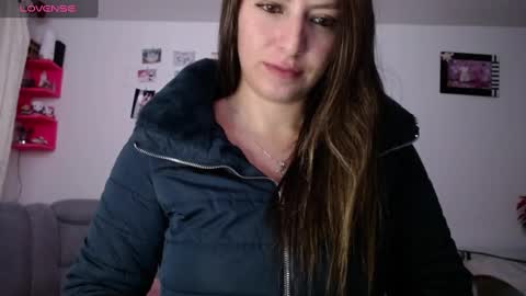 Snapshot of kattie_love chatting on January 23, 7:43 am kattie online show from January 23, 7:43 am