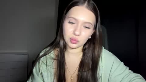 Elizabeth online show from June 8, 5:14 pm