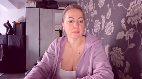 Katy online show from February 16, 1:53 pm