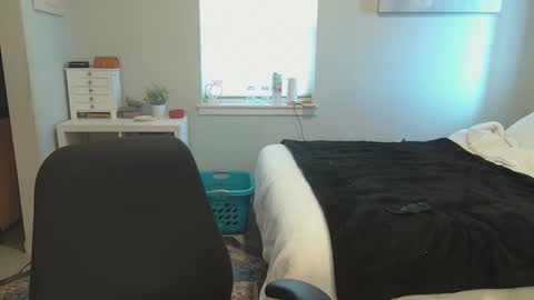 Katy online show from March 27, 5:47 pm