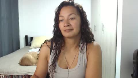  Khawit  online show from November 19, 6:02 am