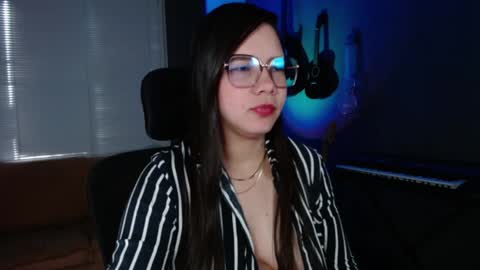 Kay online show from January 19, 7:04 pm