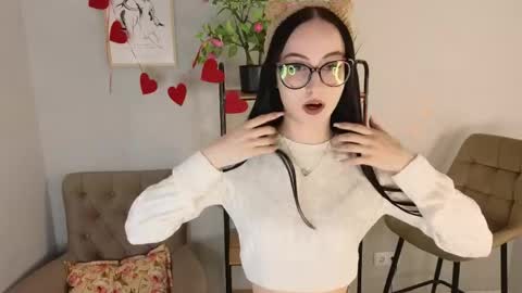 Eva online show from May 7, 5:19 pm