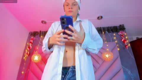 Kay online show from December 24, 1:28 pm